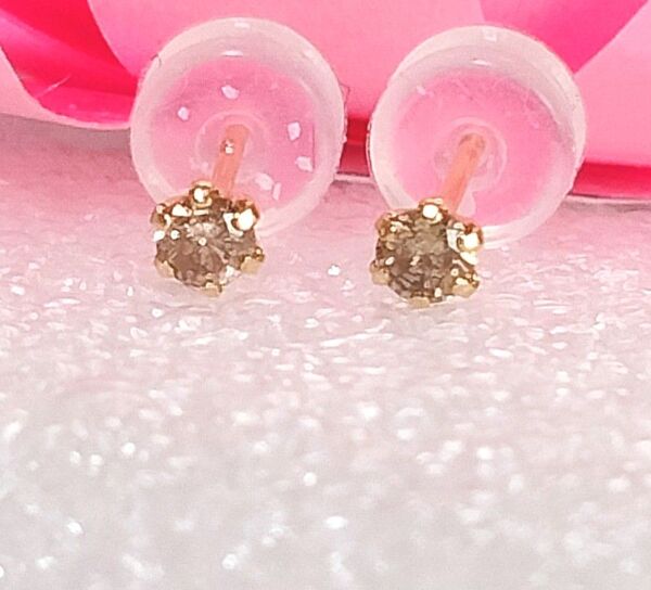 新品K18イエローゴールド天然ダイヤモンドピアス 計0.12CT 3番
