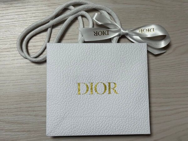 Dior ショッパー 紙袋 リボン付き ホワイト