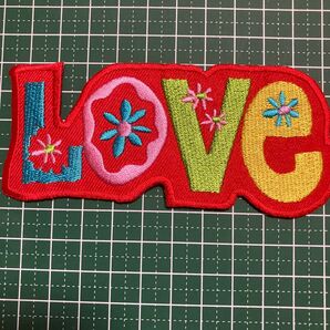 LOVE 刺繍ワッペン