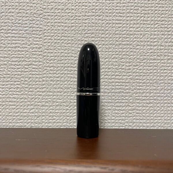MAC ラスターガラスリップスティック アイディザーブディス