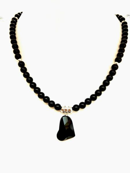 【ハンドメイド】ハート型オニキスネックレス*金アレ対応*天然石*サージカルステンレス*黒石*アジャスター付