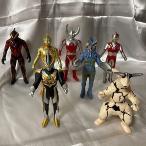 ウルトラマン、怪獣シリーズ7体セット