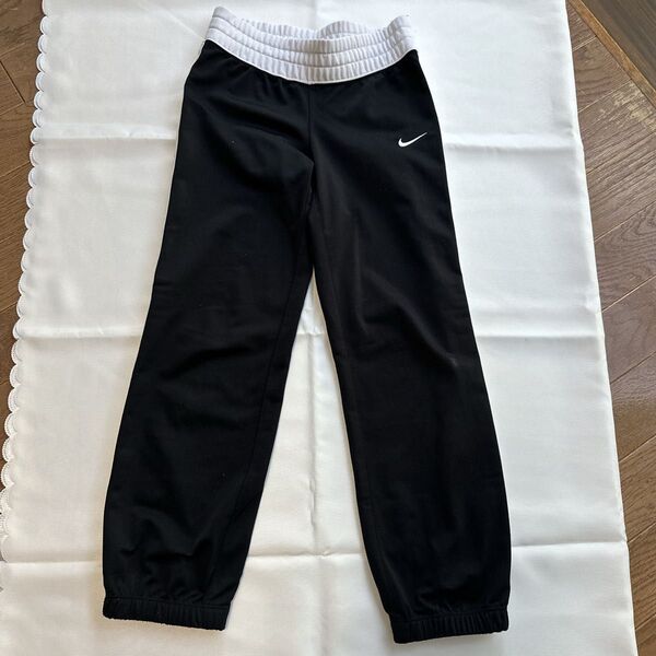 Nike ブラック 長ズボン ジャージ素材 パンツ