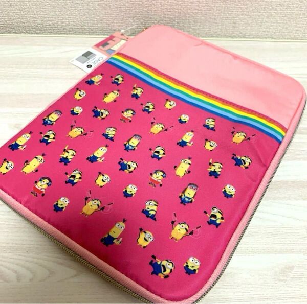 【新品】ミニオンズ マルチケース PCバッグ タブレット