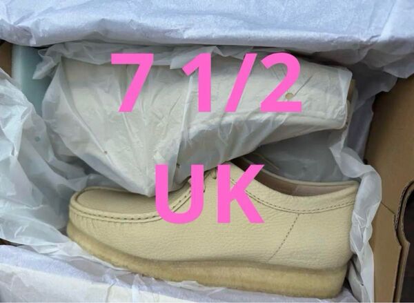 Supreme × Clarks Reflective Wallabee