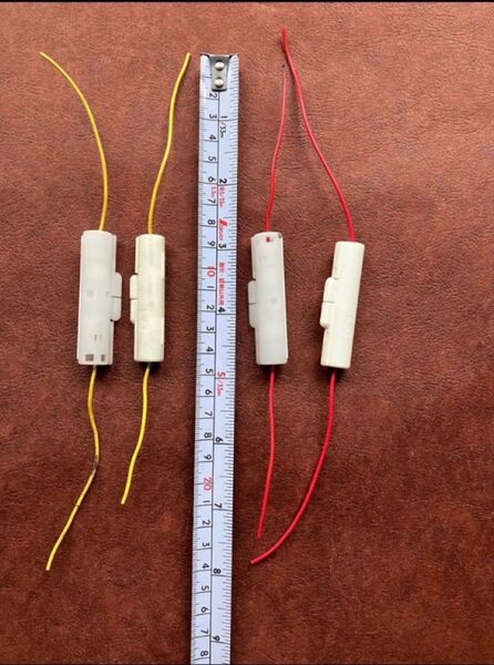 ガラス管ヒューズホルダー 30mm用 ガラス管ヒューズ 4セット DC12V 選べるヒューズ容量は1A・5A