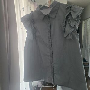 【tocco closet】フレアブラウス ノースリーブ パワーショルダー