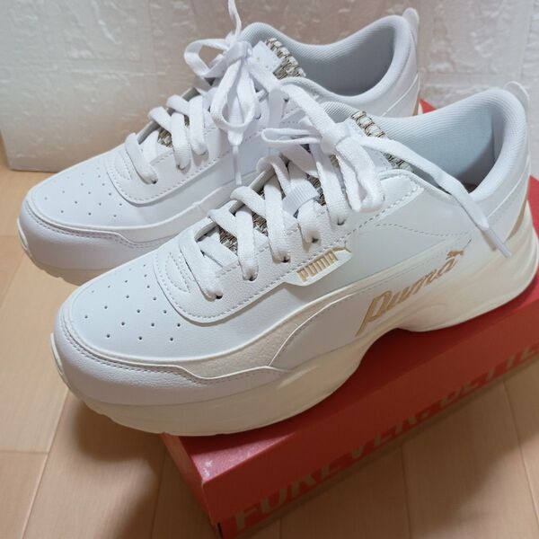 Puma ホワイト厚底スニーカー シリアモードブロッサム プーマ 23cm