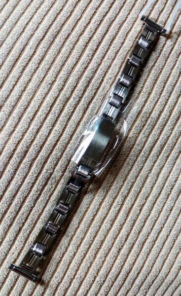 ベアーの未使用 腕時計ベルト ステンレスバンド シルバー色 幅11 mm