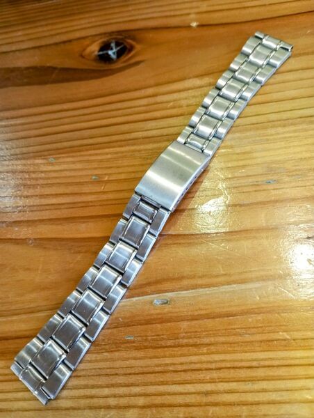 腕時計 ステンレスバンド シルバー色 幅18mm 中古品