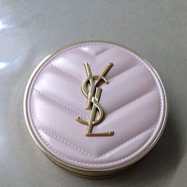 Yves Saint Laurent クッションファンデケース ピンク