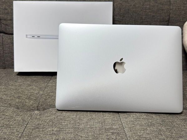 Apple MacBook Pro 2016 13インチ 8/256GB シルバー