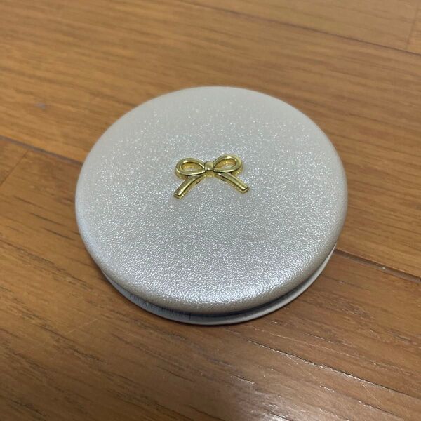 コンパクトミラー リボンモチーフ