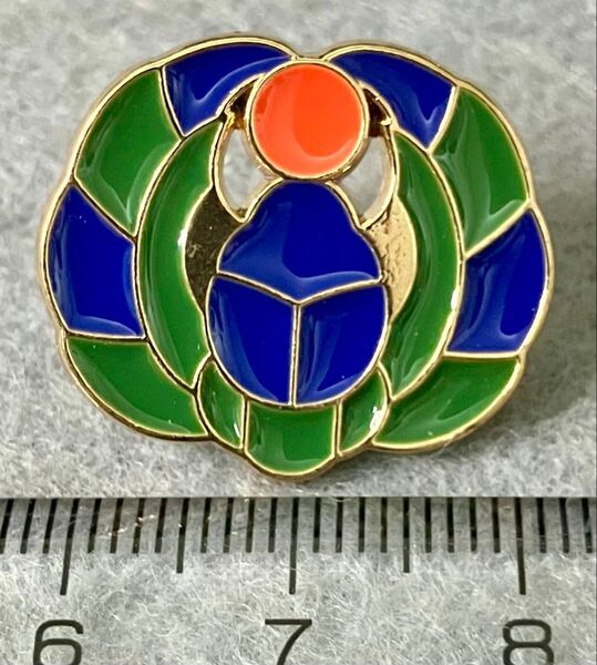 スカラベ ピンバッジ 金属製