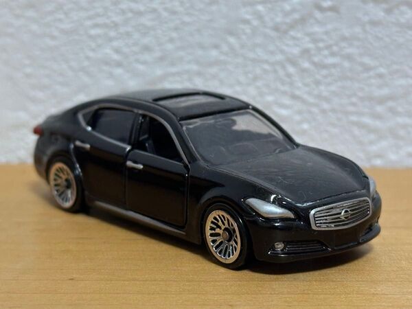 トミカ 日産シーマ 改造車 ミニカー 改造トミカ 黒 廃盤