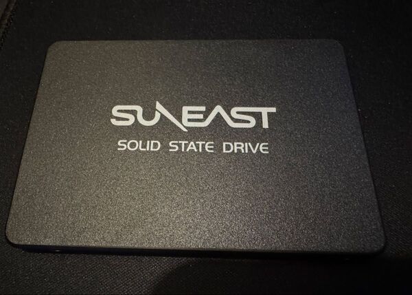 【使用42時間】 SSD 1TB 1000GB SUNEAST 2.5inch SATA