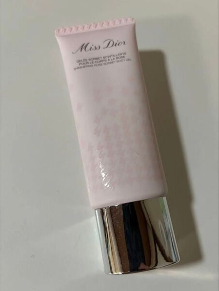 Dior ミスディオール・シマリングローズ ボディジェル