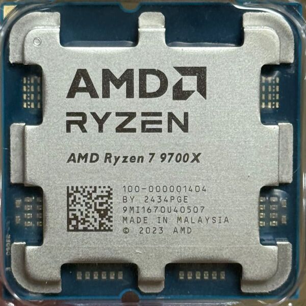 AMD Ryzen 7 9700X 新品未使用