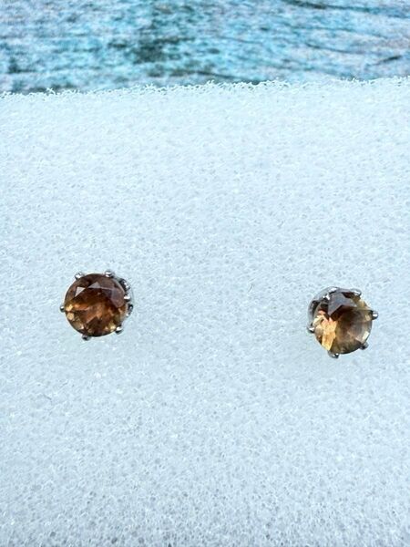 アンダリュサイト約3mm サージカルステンレス スタッドピアス