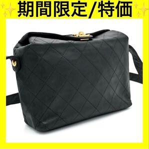 シャネル CHANEL ショルダーバッグ ブラック 斜め掛け レザー ターンロック ラムスキン