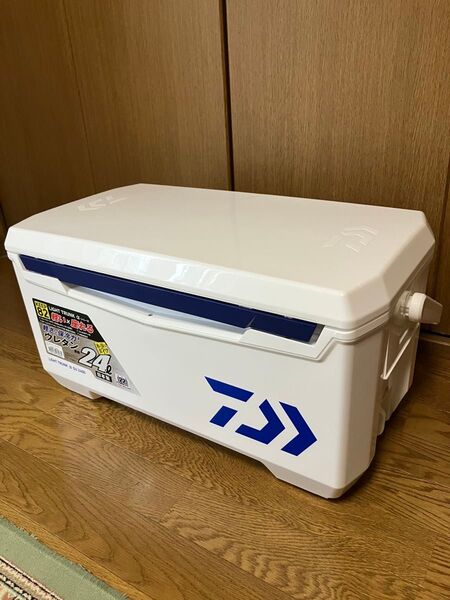 ダイワ ライトトランクα GU 2400 クーラーボックス