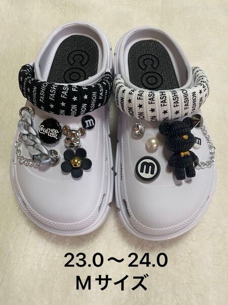 未使用★M ホワイト 23.0〜24.0cm 厚底サンダル かわいい クロッグサボサンダル ストラップ★可愛いジビッツ付き★