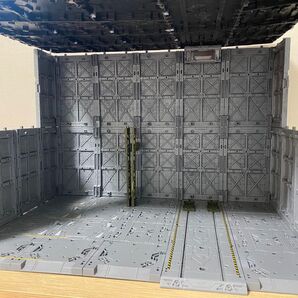 【送料無料】山田科学 ディスプレイベース 格納庫ジオラマ用 壁と床セット グレー