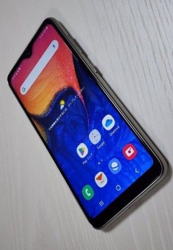 au SCV46 SAMSUNG Galaxy A20 背面カバー取れ ジャンク扱い動作品