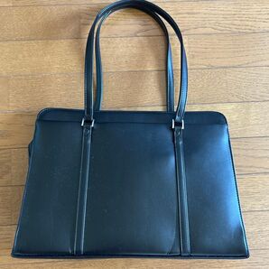 就職活動の時使用したビジネスバックです。