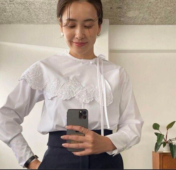 OHGA オーガ ボウタイ刺繍ブラウス 白 4way 完売品