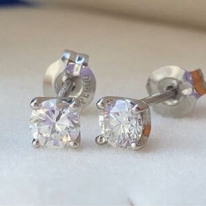 ヴァンドーム青山 プラチナ ダイヤモンド キャトル ピアス 0.36ct