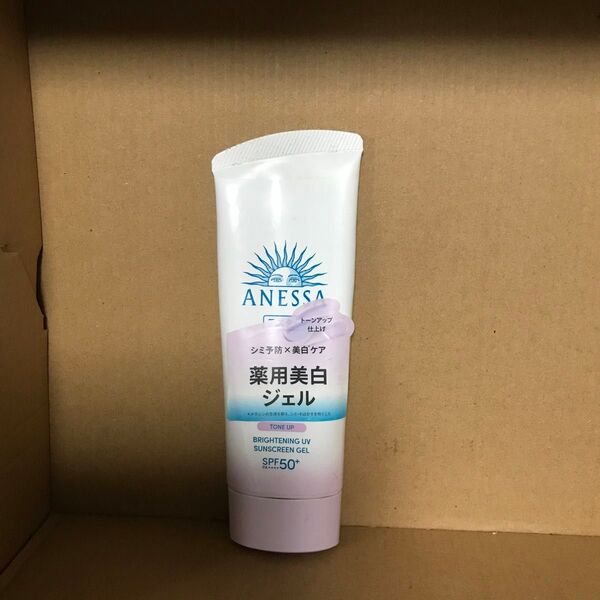 (猫ぽ)残量4割!試せるアネッサ 薬用美白ジェル トーンアップ90g