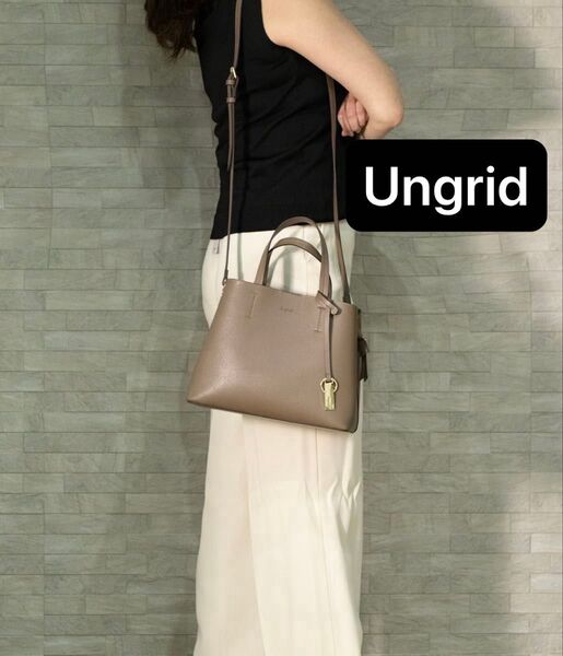 Ungrid/アングリッド【WEB限定商品】キーリングチャーム付 両アオリポケット ハンドバッグ