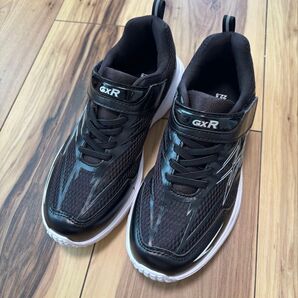 【GXR】 メッシュランニングシューズ新品22.5