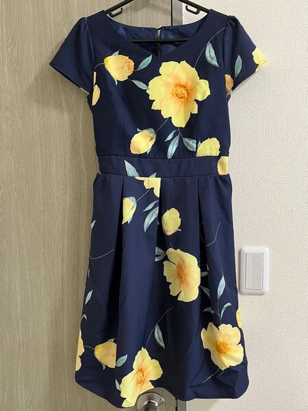 CECIL Mc BEE セシルマクビー ネイビー×花柄ワンピース