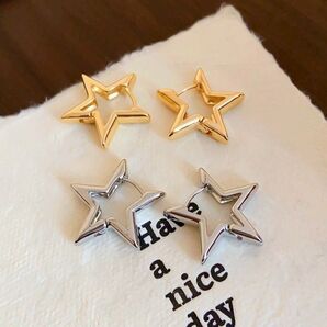 ピアス ゴールド 星 スター キラキラ 韓国 おしゃれ 全方位 360度 夏 結婚式 ドレス アクセサリー ギフト イベント 人気