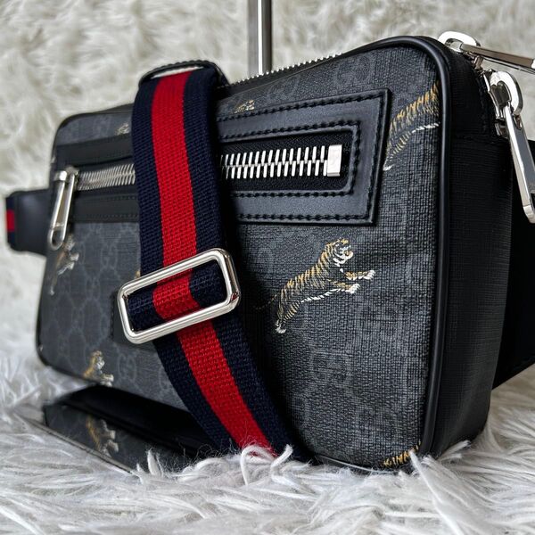 激レア!! 未使用品級 GUCCI 近年モデル グッチ GGスプリーム シェリー 虎 ボディバッグ ショルダークロス グレー 黒