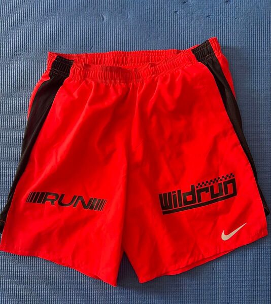 Nike ハーフパンツ 赤 インナー付き サイズM 美品