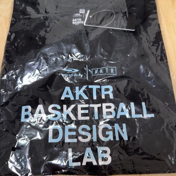 【新品、未使用】TIGORA×AKTR ジュニア LOGOプリントTシャツ