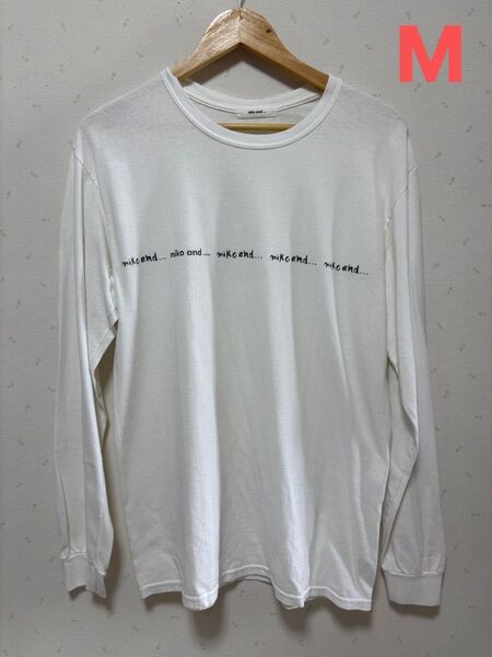 niko and... ロゴプリント 長袖Tシャツ ホワイト
