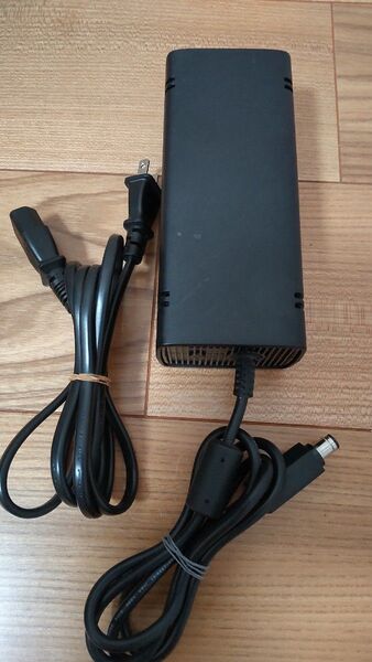 XBOX360S ACアダプター 135W 動作品