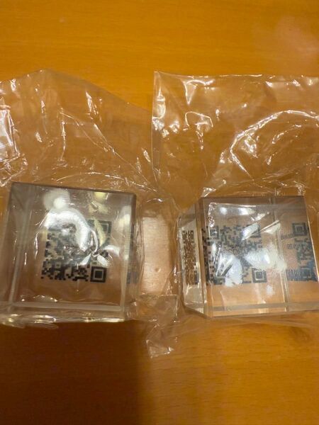 大阪ヘルスケアパビリオンで頂いた アクリルキューブ 2個セット ノベルティグッズ