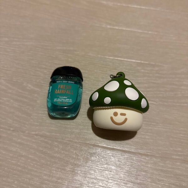 最終お値下げ! BATH & BODY WORKS キーホルダー ホルダー 抗菌 ハンドジェル