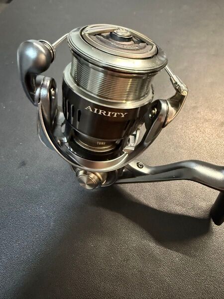 【美品】ダイワ DAIWA エアリティ ST SF2000SS-P