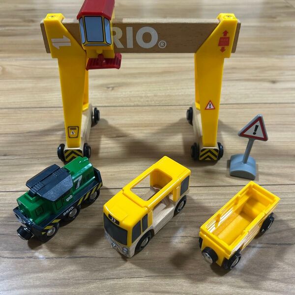 BRIO ブリオ 木製レール クレーン バス 貨車 電動車両