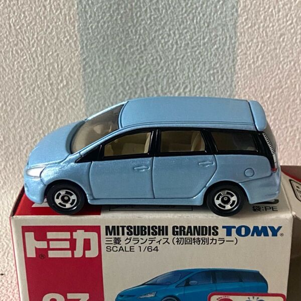 トミカ 27 三菱グランディス 初回特別カラー 廃盤