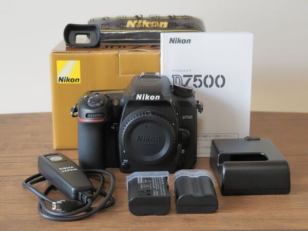 Nikon D7500 デジタル一眼レフカメラ