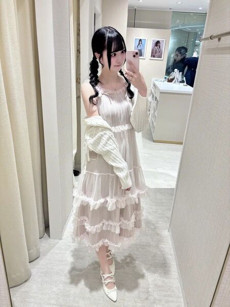 evelyn エブリン フリルチュールキャミOP ワンピース 大人気完売品! 新品未使用タグ付き! 本日までの出品!