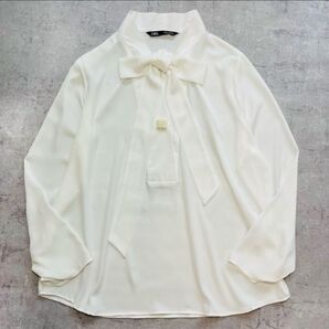 極美品ZARA ザラ ボウタイブラウス M 洗濯可 大理石 ボタン ホワイト