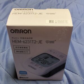 最新の高級★手首式血圧計 HEM-6231T2-JE (ホワイト)極上品